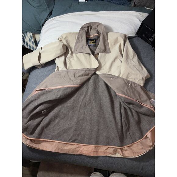 London Fog Women's Rain Jacket Tan Softshell Button Size 10 Removable Liner - Picture 5 of 10